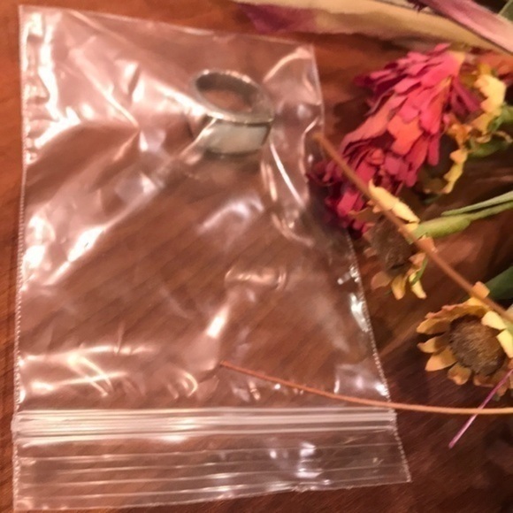 Rectangular white silver Ring size 7 - Picture 8 of 10